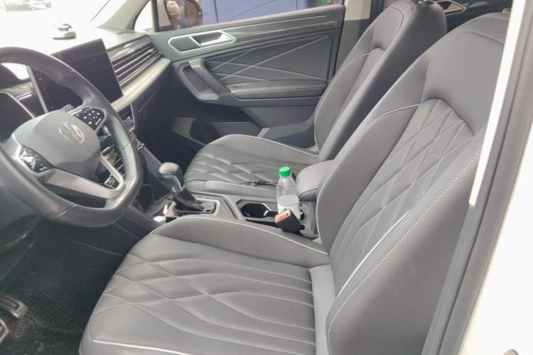 Used Volkswagen Tiguan L 2022 330TSI Automatic Two-Wheel Drive R-Line Enhanced Edition Left Front Seat