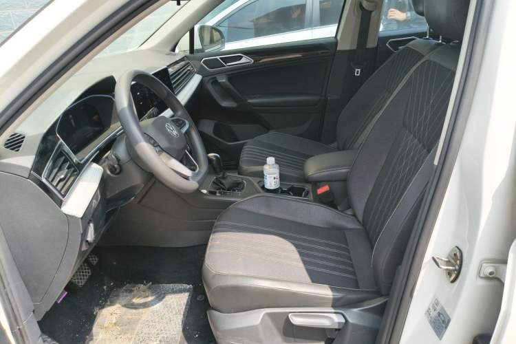 Used Volkswagen Tiguan L 2022 330TSI Automatic Two-Wheel Drive Comfort Edition Left Front Seat