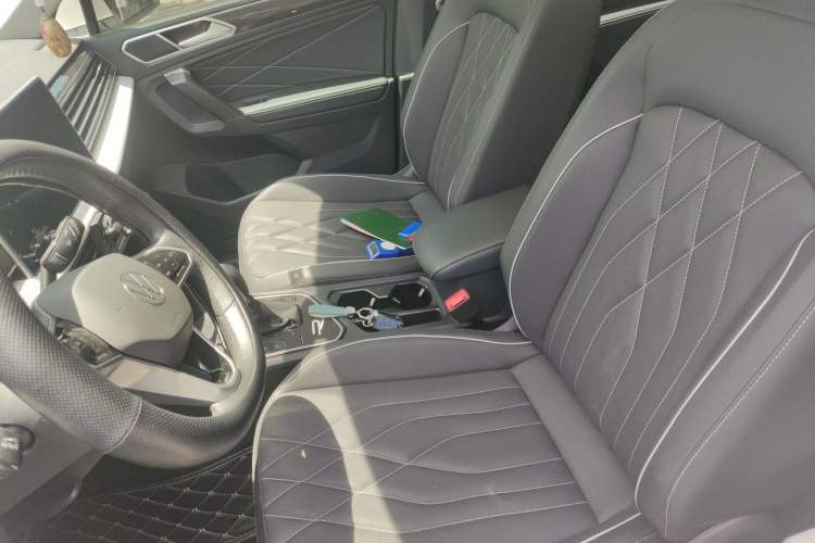 Used Volkswagen Tiguan L 2022 330TSI Automatic Two-Wheel Drive Smart Edition Left Front Seat