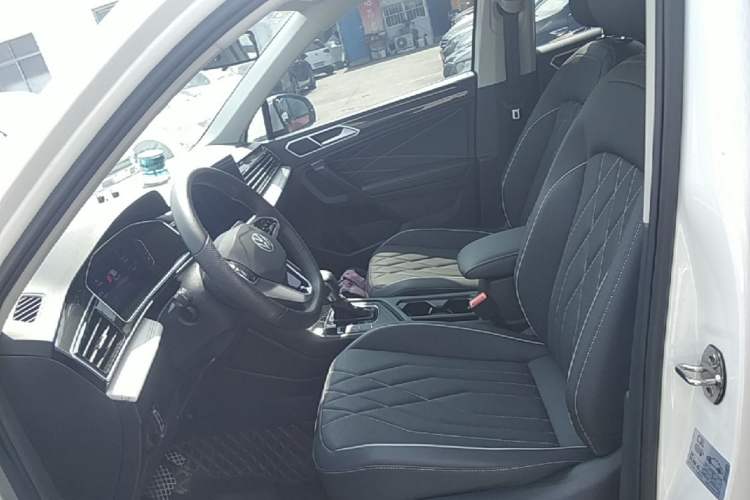 Used Volkswagen Tiguan L 2022 330TSI Automatic Two-Wheel Drive Smart Edition Left Front Seat