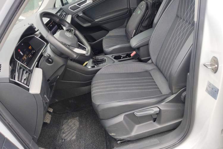 Used Volkswagen Tiguan L 2022 330TSI Automatic Two-Wheel Drive Comfort Edition Left Front Seat