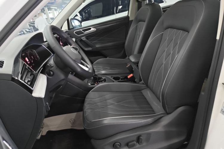 Used Volkswagen Tiguan L 2022 330TSI Automatic Two-Wheel Drive R-Line Enhanced Edition Left Front Seat
