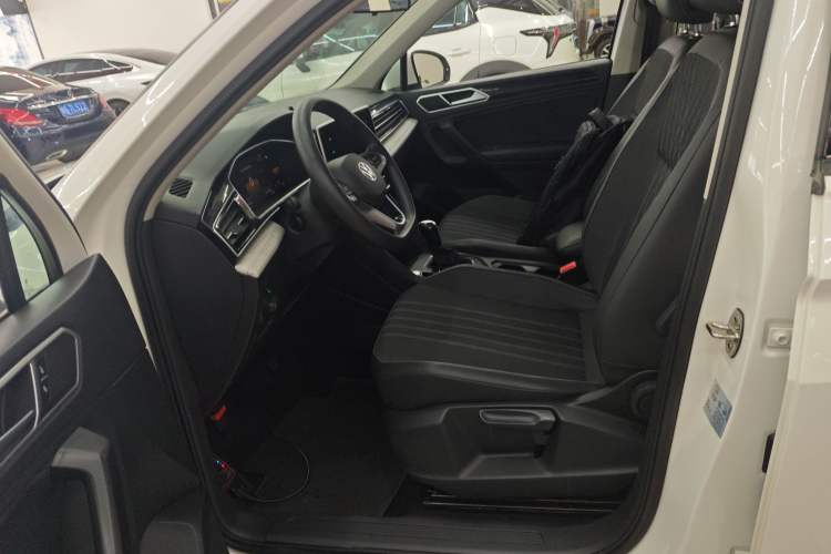 Used Volkswagen Tiguan L 2022 330TSI Automatic Two-Wheel Drive Comfort Edition Left Front Seat