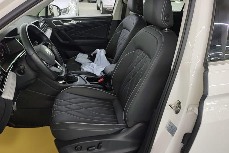 Used Volkswagen Tiguan L 2022 330TSI Automatic Two-Wheel Drive R-Line Enhanced Edition Left Front Seat