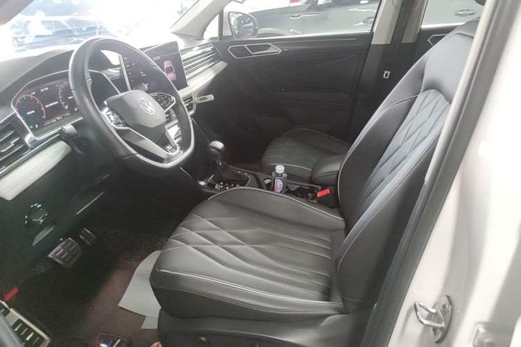 Used Volkswagen Tiguan L 2022 330TSI Automatic Two-Wheel Drive R-Line Enhanced Edition Left Front Seat