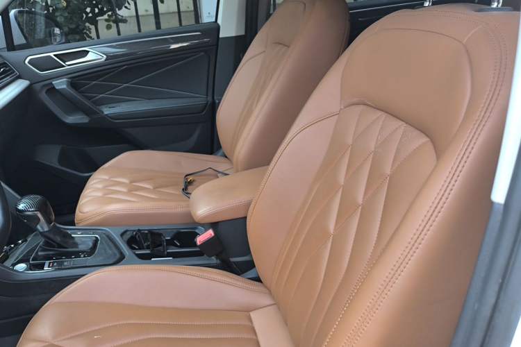 Used Volkswagen Tiguan L 2022 330TSI Automatic Two-Wheel Drive R-Line Enhanced Edition Left Front Seat