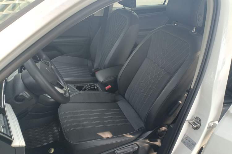Used Volkswagen Tiguan L 2022 330TSI Automatic Two-Wheel Drive Comfort Edition Left Front Seat