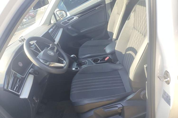 Used Volkswagen Tiguan L 2022 330TSI Automatic Two-Wheel Drive Comfort Edition Left Front Seat
