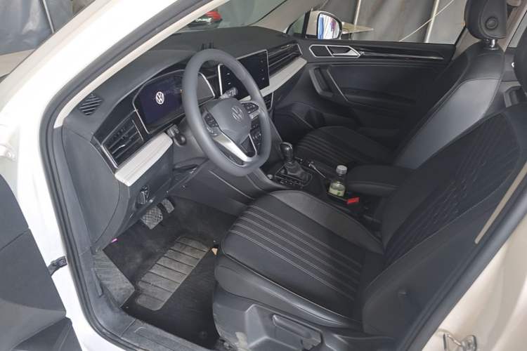 Used Volkswagen Tiguan L 2022 330TSI Automatic Two-Wheel Drive Comfort Edition Left Front Seat