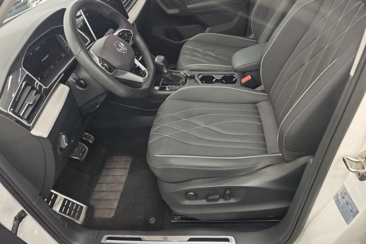 Used Volkswagen Tiguan L 2022 330TSI Automatic Two-Wheel Drive R-Line Enhanced Edition Left Front Seat