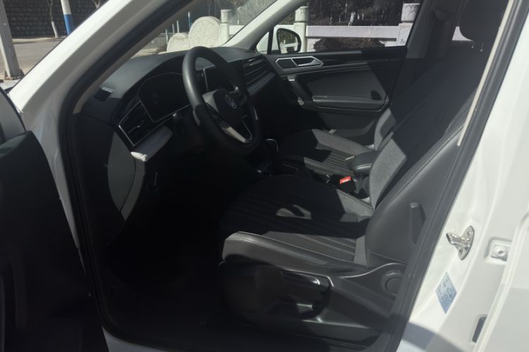 Used Volkswagen Tiguan L 2022 330TSI Automatic Two-Wheel Drive Comfort Edition Left Front Seat