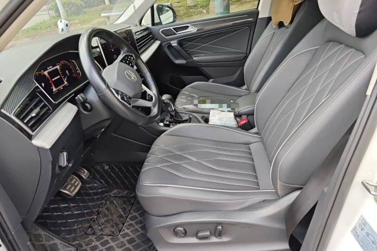 Used Volkswagen Tiguan L 2022 330TSI Automatic Two-Wheel Drive R-Line Enhanced Edition Left Front Seat