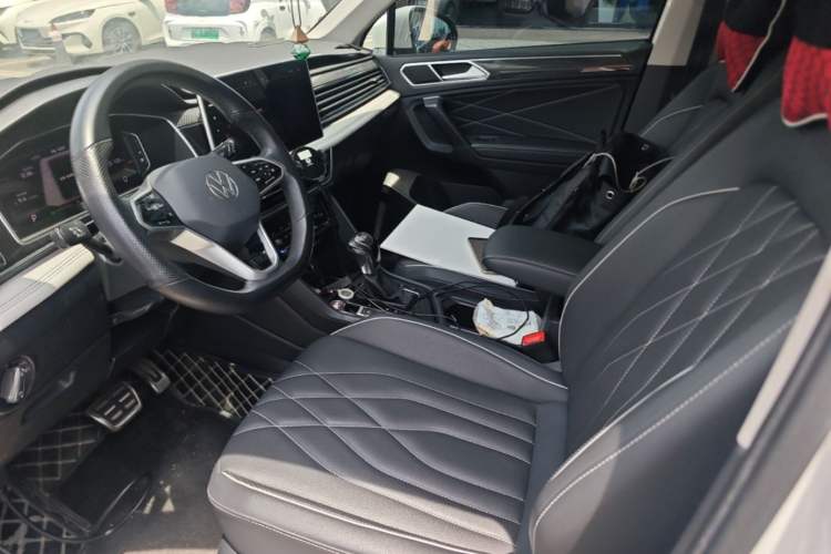 Used Volkswagen Tiguan L 2022 330TSI Automatic Two-Wheel Drive R-Line Enhanced Edition Left Front Seat