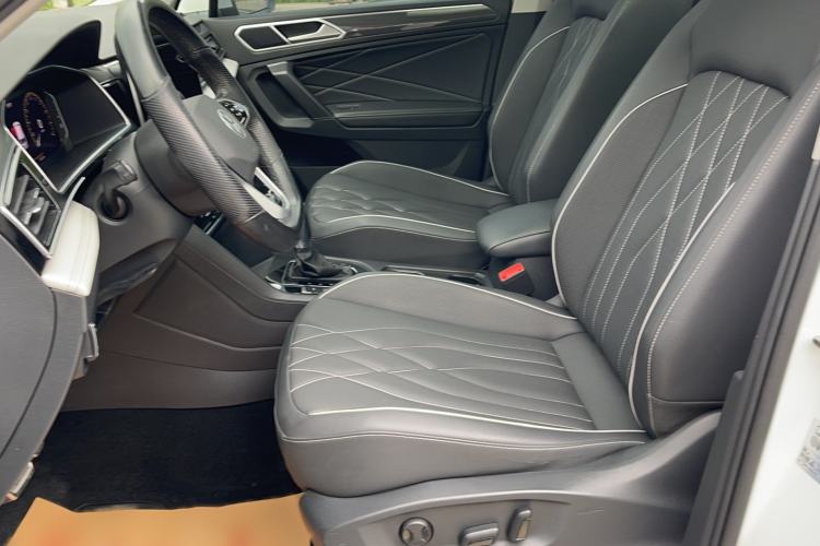 Used Volkswagen Tiguan L 2022 330TSI Automatic Two-Wheel Drive R-Line Enhanced Edition Left Front Seat