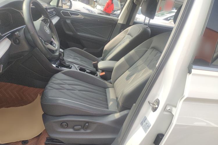 Used Volkswagen Tiguan L 2022 330TSI Automatic Two-Wheel Drive R-Line Enhanced Edition Left Front Seat