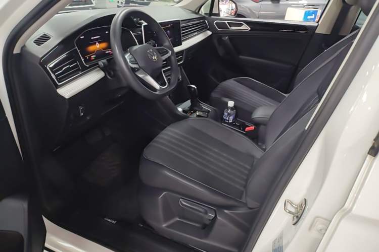 Used Volkswagen Tiguan L 2022 330TSI Automatic Two-Wheel Drive Comfort Edition Left Front Seat