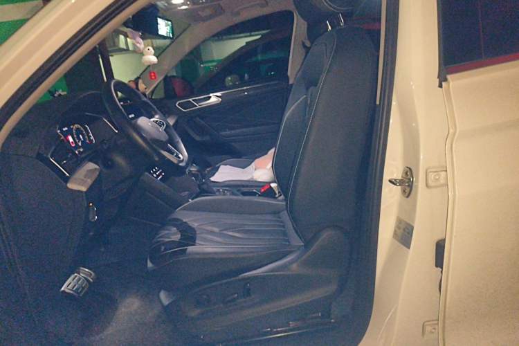 Used Volkswagen Tiguan L 2022 330TSI Automatic Two-Wheel Drive R-Line Enhanced Edition Left Front Seat