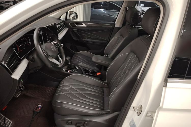 Used Volkswagen Tiguan L 2022 330TSI Automatic Two-Wheel Drive R-Line Enhanced Edition Left Front Seat