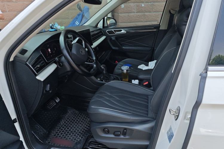 Used Volkswagen Tiguan L 2022 330TSI Automatic Two-Wheel Drive R-Line Enhanced Edition Left Front Seat