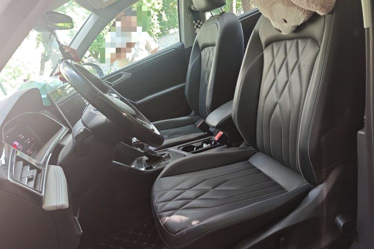 Used Volkswagen Tiguan L 2022 330TSI Automatic Two-Wheel Drive R-Line Enhanced Edition Left Front Seat