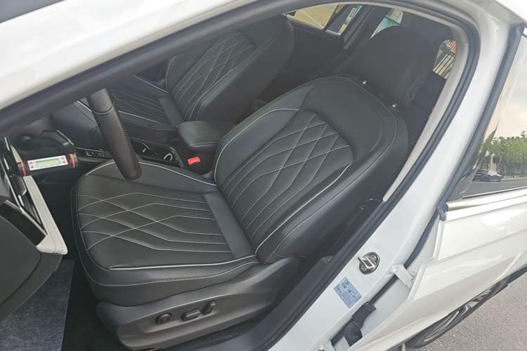 Used Volkswagen Tiguan L 2022 330TSI Automatic Two-Wheel Drive Smart Edition Left Front Seat