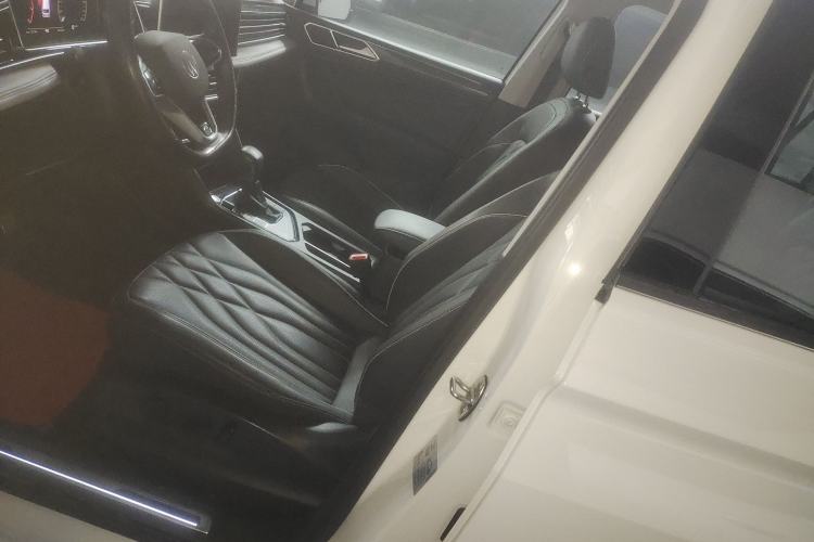 Used Volkswagen Tiguan L 2022 330TSI Automatic Two-Wheel Drive R-Line Enhanced Edition Left Front Seat