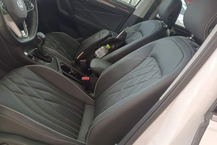 Used Volkswagen Tiguan L 2022 330TSI Automatic Two-Wheel Drive R-Line Enhanced Edition Left Front Seat