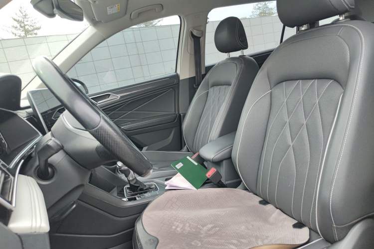 Used Volkswagen Tiguan L 2022 330TSI Automatic Two-Wheel Drive R-Line Enhanced Edition Left Front Seat