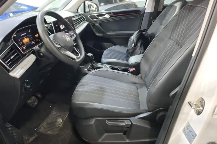 Used Volkswagen Tiguan L 2022 330TSI Automatic Two-Wheel Drive Comfort Edition Left Front Seat