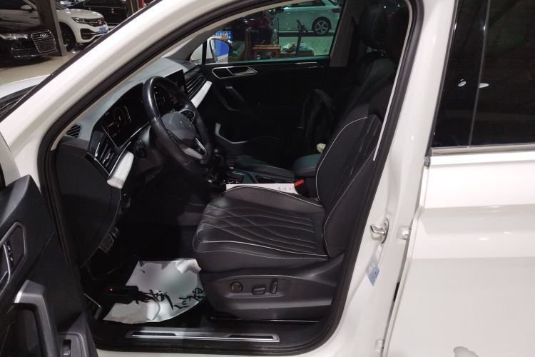 Used Volkswagen Tiguan L 2022 330TSI Automatic Two-Wheel Drive R-Line Enhanced Edition Left Front Seat