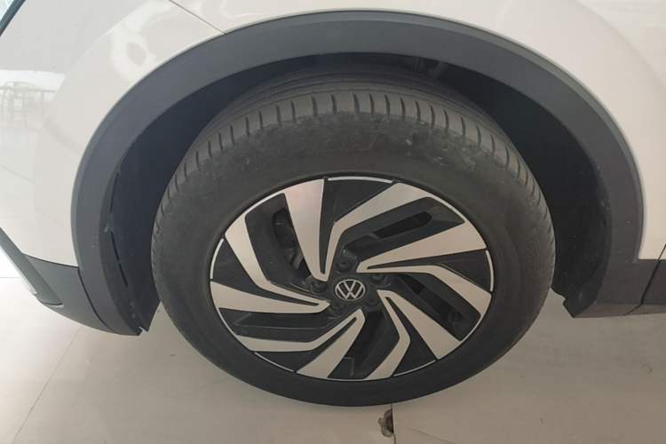 Used Volkswagen Tiguan L 2022 330TSI Automatic Two-Wheel Drive Smart Edition Left Front Wheel Hub