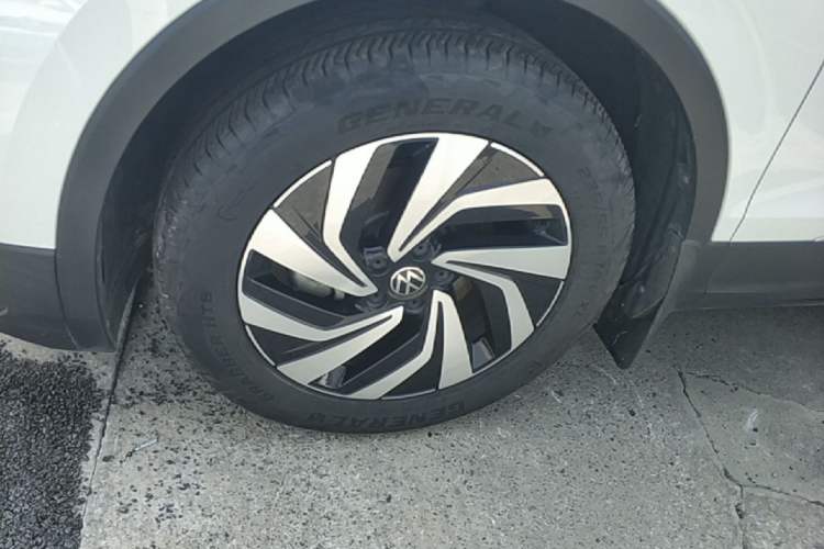 Used Volkswagen Tiguan L 2022 330TSI Automatic Two-Wheel Drive Smart Edition Left Front Wheel Hub