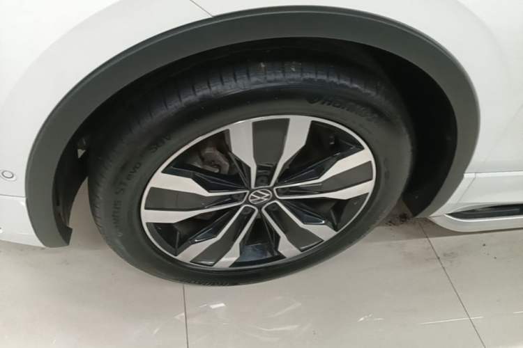 Used Volkswagen Tiguan L 2022 330TSI Automatic Two-Wheel Drive R-Line Enhanced Edition Left Front Wheel Hub