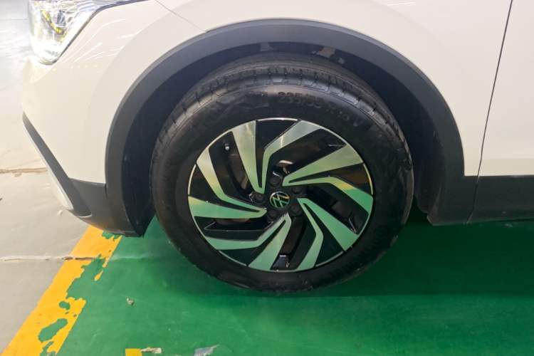 Used Volkswagen Tiguan L 2022 330TSI Automatic Two-Wheel Drive Smart Edition Left Front Wheel Hub