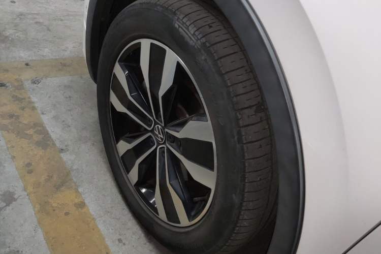 Used Volkswagen Tiguan L 2022 330TSI Automatic Two-Wheel Drive R-Line Enhanced Edition Left Front Wheel Hub