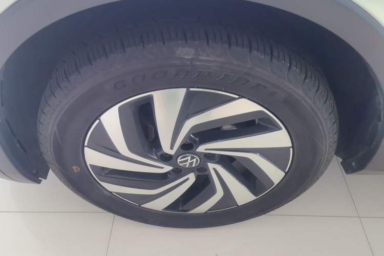 Used Volkswagen Tiguan L 2022 330TSI Automatic Two-Wheel Drive Comfort Edition Left Front Wheel Hub