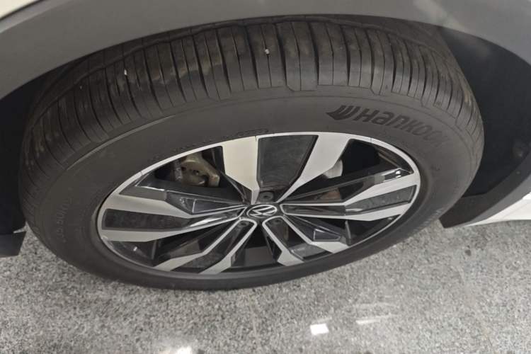 Used Volkswagen Tiguan L 2022 330TSI Automatic Two-Wheel Drive R-Line Enhanced Edition Left Front Wheel Hub