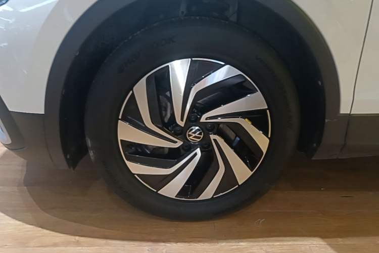 Used Volkswagen Tiguan L 2022 330TSI Automatic Two-Wheel Drive Smart Edition Left Front Wheel Hub