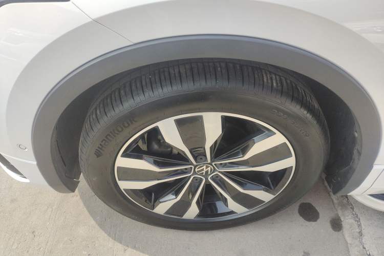 Used Volkswagen Tiguan L 2022 330TSI Automatic Two-Wheel Drive R-Line Enhanced Edition Left Front Wheel Hub