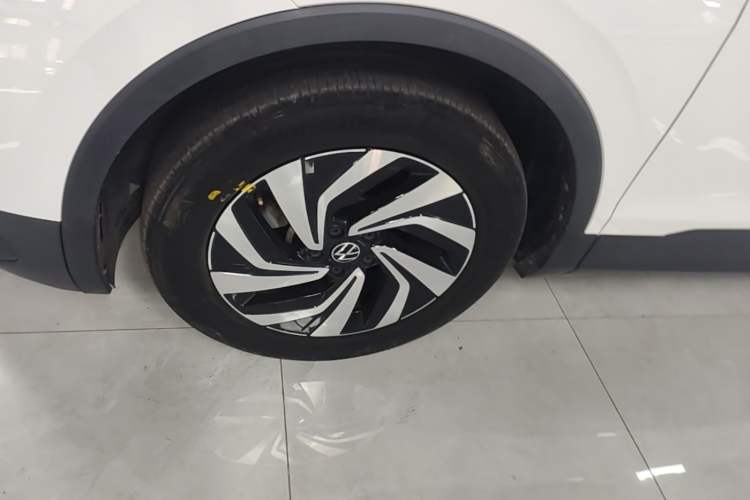 Used Volkswagen Tiguan L 2022 330TSI Automatic Two-Wheel Drive Comfort Edition Left Front Wheel Hub