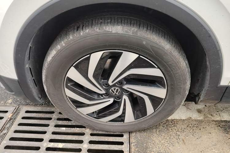 Used Volkswagen Tiguan L 2022 330TSI Automatic Two-Wheel Drive Smart Edition Left Front Wheel Hub