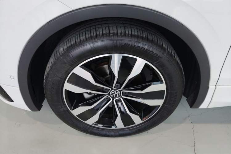 Used Volkswagen Tiguan L 2022 330TSI Automatic Two-Wheel Drive R-Line Enhanced Edition Left Front Wheel Hub