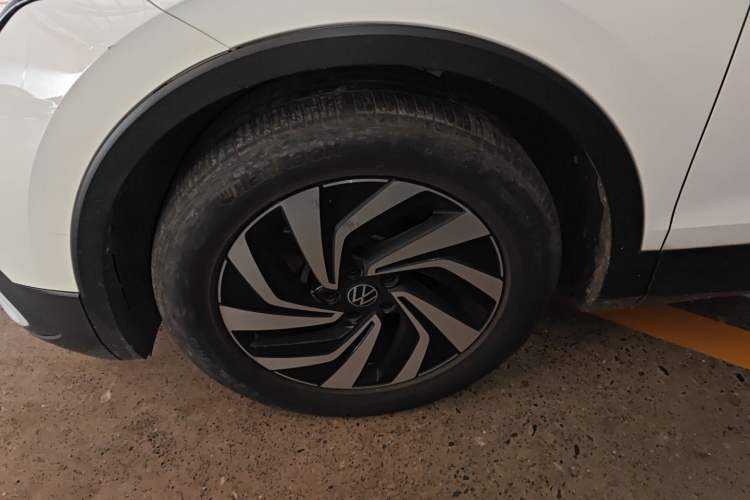Used Volkswagen Tiguan L 2022 330TSI Automatic Two-Wheel Drive Smart Edition Left Front Wheel Hub