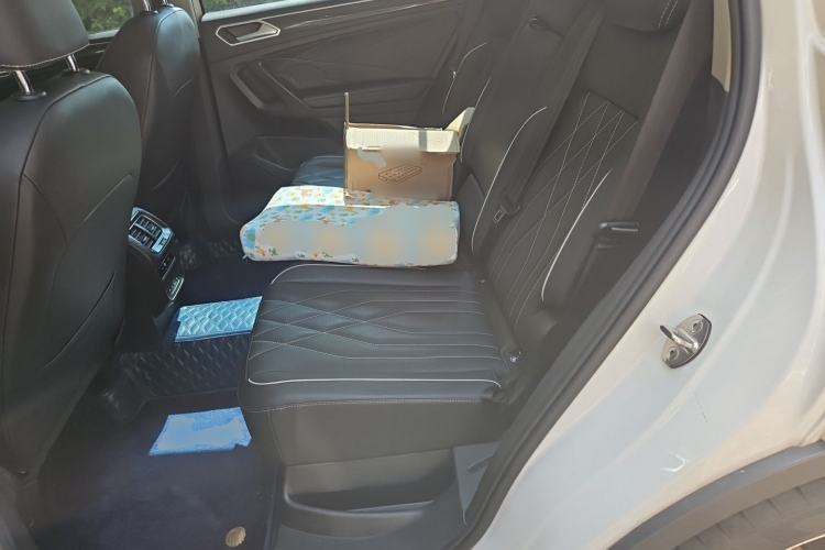 Used Volkswagen Tiguan L 2022 330TSI Automatic Two-Wheel Drive R-Line Enhanced Edition Left Rear Seat