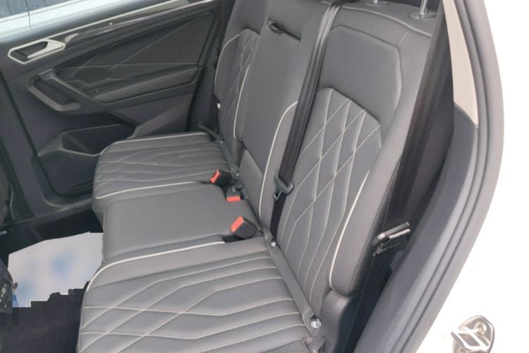 Used Volkswagen Tiguan L 2022 330TSI Automatic Two-Wheel Drive Smart Edition Left Rear Seat