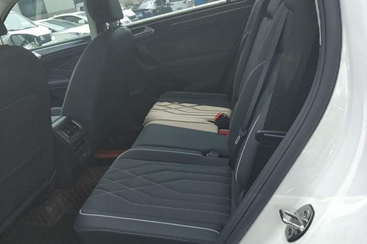 Used Volkswagen Tiguan L 2022 330TSI Automatic Two-Wheel Drive Smart Edition Left Rear Seat