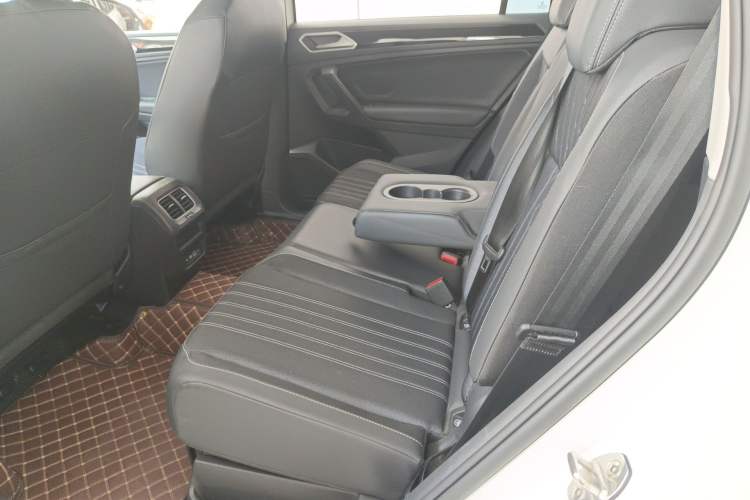 Used Volkswagen Tiguan L 2022 330TSI Automatic Two-Wheel Drive Comfort Edition Left Rear Seat