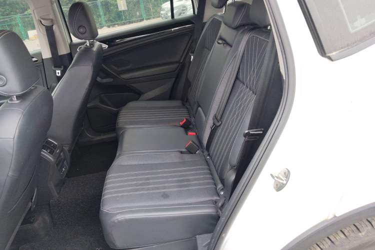 Used Volkswagen Tiguan L 2022 330TSI Automatic Two-Wheel Drive Comfort Edition Left Rear Seat