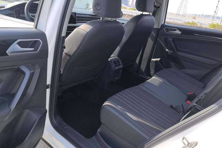 Used Volkswagen Tiguan L 2022 330TSI Automatic Two-Wheel Drive Comfort Edition Left Rear Seat