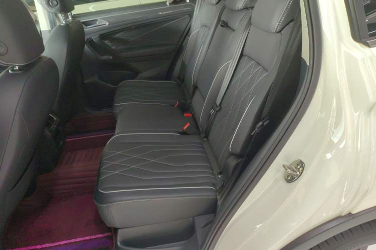 Used Volkswagen Tiguan L 2022 330TSI Automatic Two-Wheel Drive R-Line Enhanced Edition Left Rear Seat